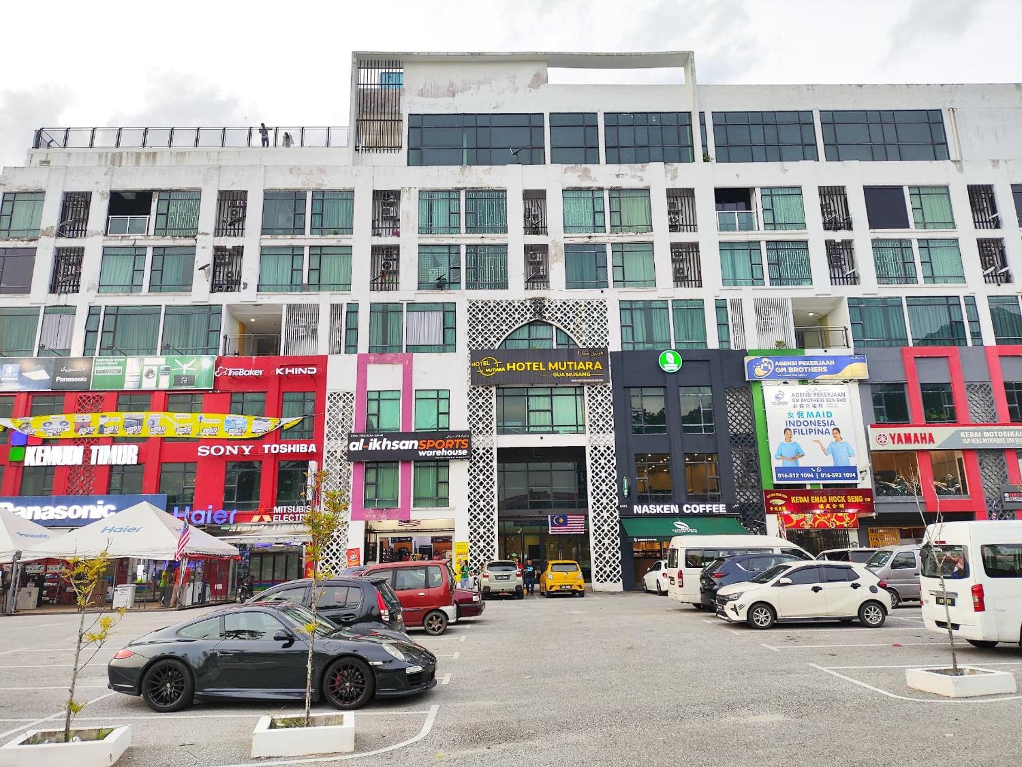 Homestay Studio Apartment Bentara Suite, Kompleks Mutiara Gua Musang Zewnętrze zdjęcie